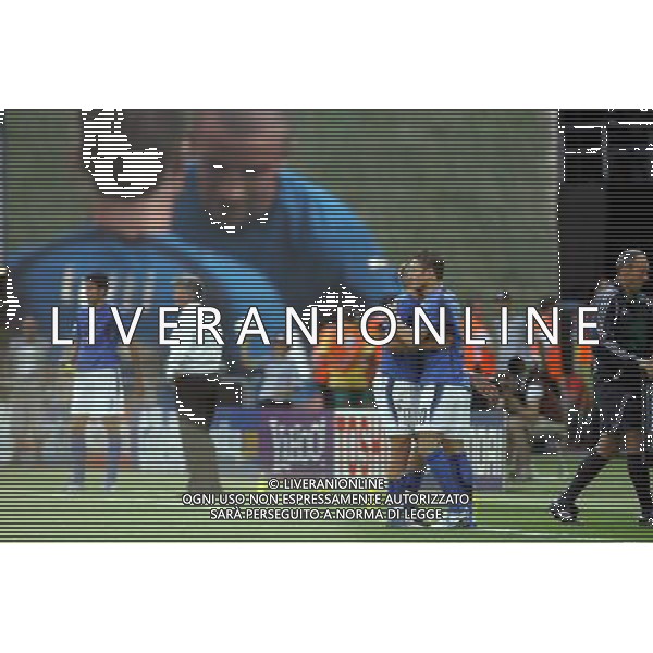 Italia - Australia mondiali Germania 26/06/2006 nella foto la sostituzione di alessandro del piero con francesco totti ph luzzani/ag. aldo liverani