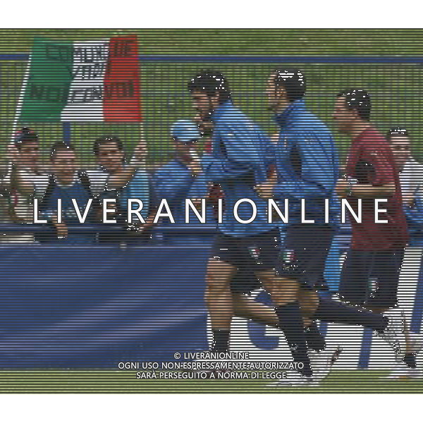 Duisburg 27 giugno 2006 Allenamento della nazionale italiana presso il centro sportivo Meiderich per la prima volta nel corso del Mondiale Germania 2006 aperto al pubblico nella foto: Gattuso Gennaro e Zambrotta Gianluca foto Andry / Ag. Aldo Liverani