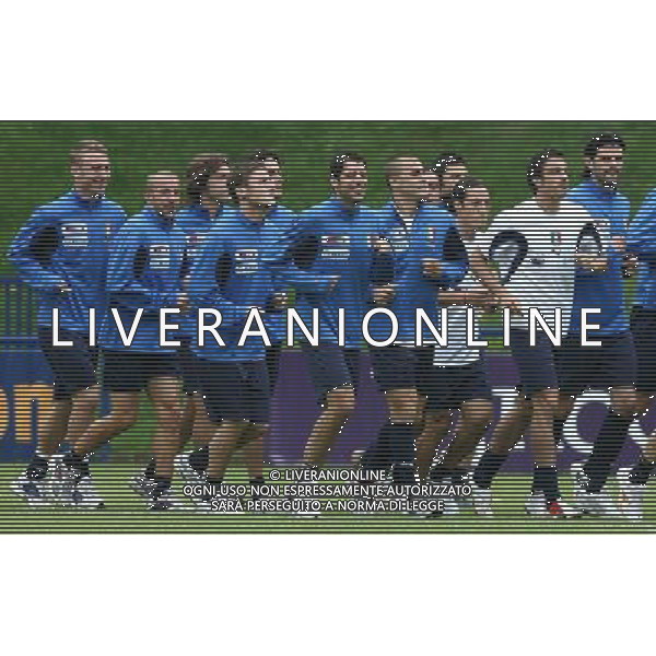 Duisburg 27 giugno 2006 Allenamento della nazionale italiana presso il centro sportivo Meiderich per la prima volta nel corso del Mondiale Germania 2006 aperto al pubblico nella foto: il gruppo in allenamento foto Andry / Ag. Aldo Liverani