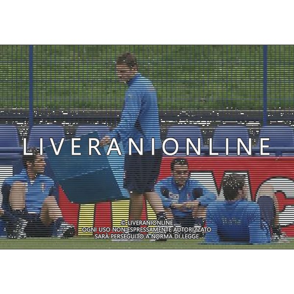 Duisburg 27 giugno 2006 Allenamento della nazionale italiana presso il centro sportivo Meiderich per la prima volta nel corso del Mondiale Germania 2006 aperto al pubblico nella foto: Totti Francesco foto Andry / Ag. Aldo Liverani