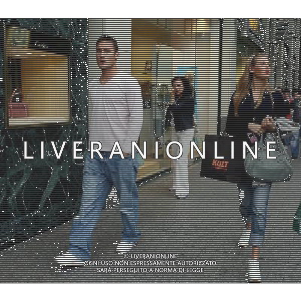 Dusseldorf 27 giugno 2006 Konigsallee strasse nella foto: Totti Francesco e Blasi Ilary foto Andry / Ag. Aldo Liverani