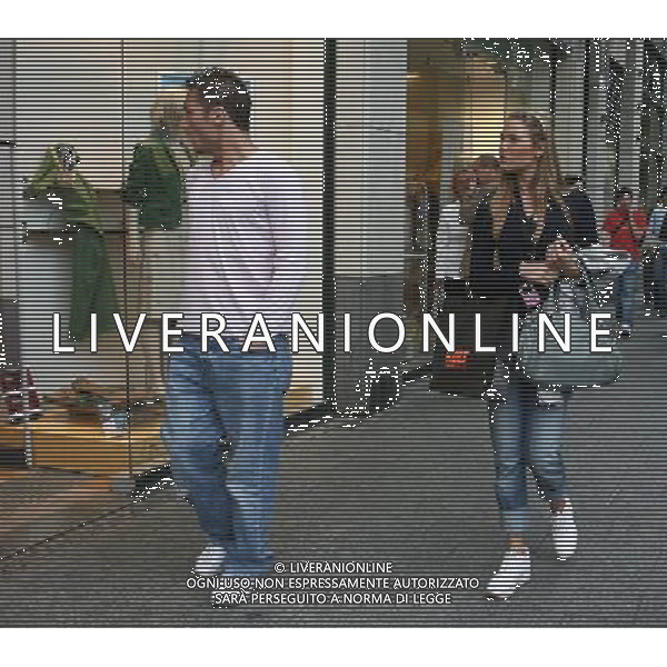 Dusseldorf 27 giugno 2006 Konigsallee strasse nella foto: Totti Francesco e Blasi Ilary foto Andry / Ag. Aldo Liverani