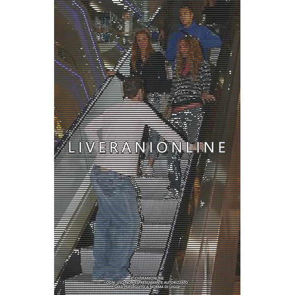 Dusseldorf 27 giugno 2006 Konigsallee strasse nella foto: Totti Francesco Blasi Ilary con sua sorella foto Andry / Ag. Aldo Liverani