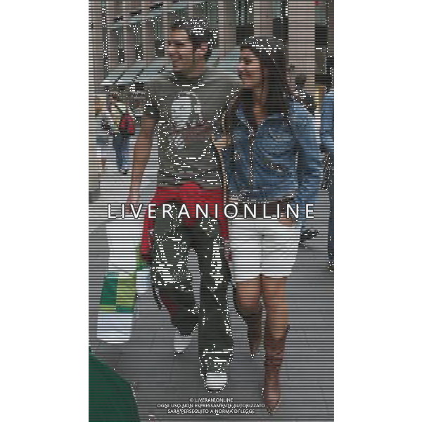 Dusseldorf 27 giugno 2006 Konigsallee strasse nella foto: Perrotta Simone con la moglie Lorena foto Andry / Ag. Aldo Liverani