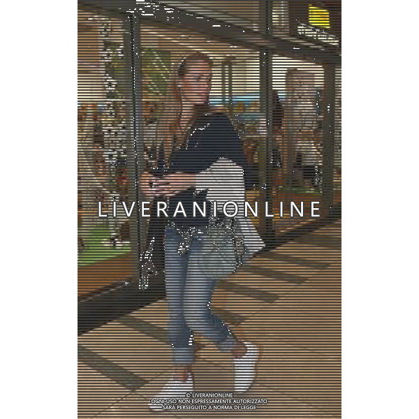 Dusseldorf 27 giugno 2006 Konigsallee strasse nella foto: Blasi Ilary foto Andry / Ag. Aldo Liverani