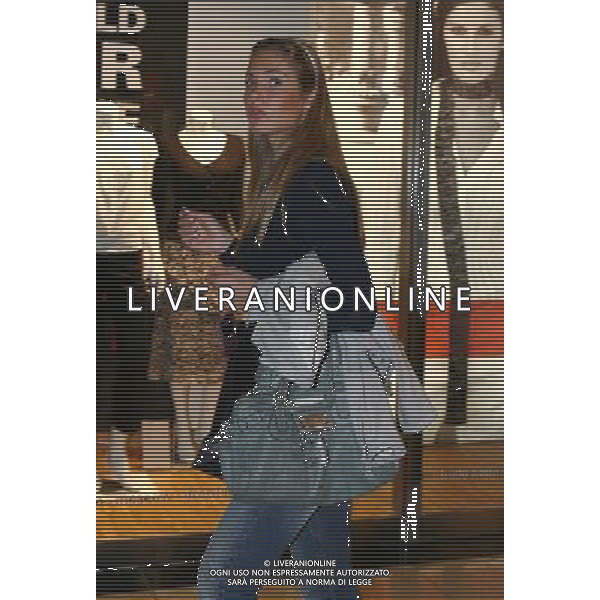 Dusseldorf 27 giugno 2006 Konigsallee strasse nella foto: Blasi Ilary foto Andry / Ag. Aldo Liverani