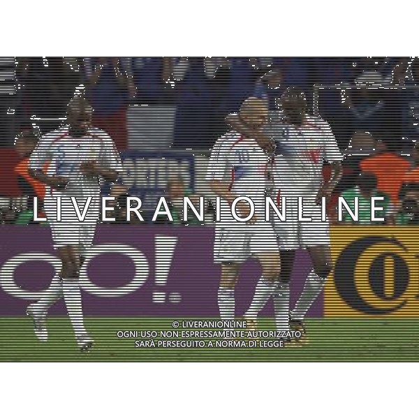 Spagna - Francia Mondiali Germania 27/06/2006 nella foto ESULTANZA DI ZIDANE ZINEDINE CON PATRICK VIEIRA ph luzzani/ag. aldo liverani