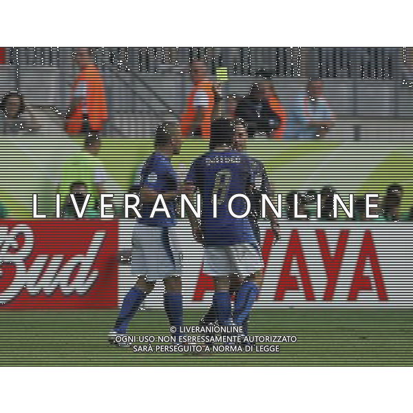Kaiserslautern (GER) 26-06-2006 World Cup Germany 2006 italia-australia 1:0 Mondiali Germania 2006 nella foto proteste con arbitro cantalejo per ammonizione di gattuso ph marco luzzani/ag aldo liverani s.a.s.