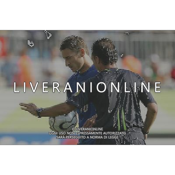 Kaiserslautern (GER) 26-06-2006 World Cup Germany 2006 italia-australia 1:0 Mondiali Germania 2006 nella foto arbitro cantalejo con francesco totti ph marco luzzani/ag aldo liverani s.a.s.