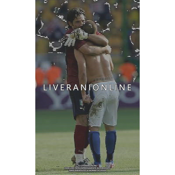 Kaiserslautern (GER) 26-06-2006 World Cup Germany 2006 italia-australia 1:0 Mondiali Germania 2006 nella foto abbraccio esultanza di gianluigi buffon e Fabio cannavaro a fine gara ph marco luzzani/ag aldo liverani s.a.s.