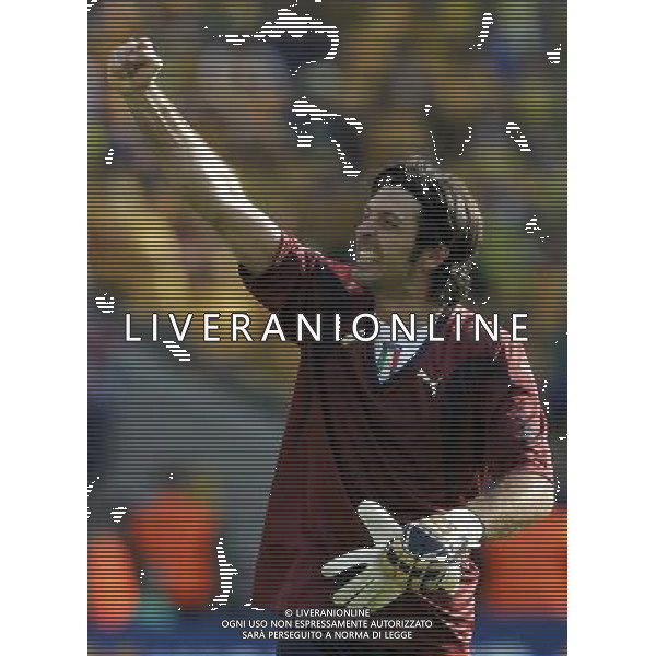 Kaiserslautern (GER) 26-06-2006 World Cup Germany 2006 italia-australia 1:0 Mondiali Germania 2006 nella foto esultanza di gianluigi buffon a fine gara ph marco luzzani/ag aldo liverani s.a.s.