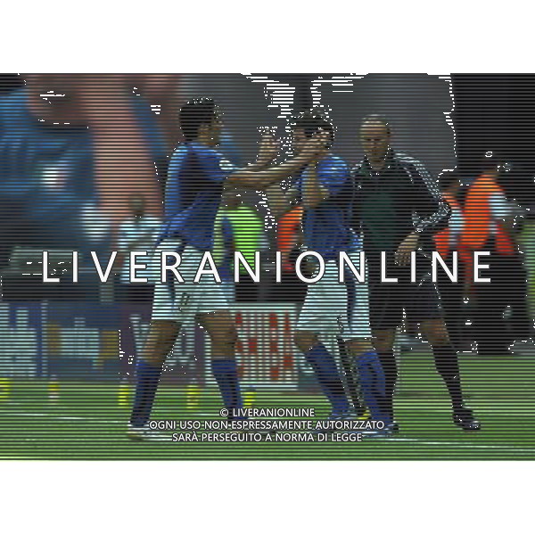 Kaiserslautern (GER) 26-06-2006 World Cup Germany 2006 italia-australia 1:0 Mondiali Germania 2006 nella foto la sostituzione di luca toni con andrea barzagli ph marco luzzani/ag aldo liverani s.a.s.