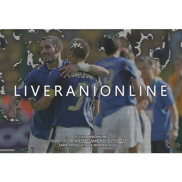 Kaiserslautern (GER) 26-06-2006 World Cup Germany 2006 italia-australia 1:0 Mondiali Germania 2006 nella foto esultanza di gianluca zambrotta con fabio cannavaro ph marco luzzani/ag aldo liverani s.a.s.