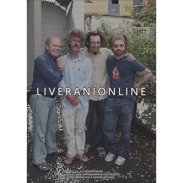 MILANO 29 GIUGNO 2006 PRESENTAZIONE DELLA STAGIONE 2006/2007 DEL TEATRO CIAK NELLA FOTO:MARCO MAZZOCCA, PAOLO MIGONE E I PALI E DISPARI PH FRANKY/AG ALDO LIVERANI