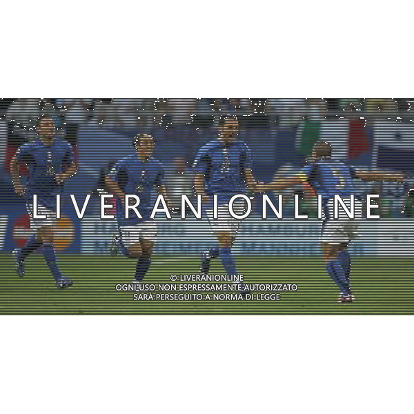 Italia - Ucraina Mondiali Germania 30/06/2006 nella foto esultanza dopo il gol di gianluca zambrotta con camoranesi totti e cannavaro ph luzzani/ag. aldo liverani