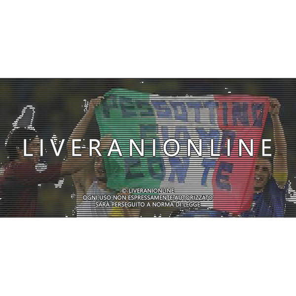 Italia - Ucraina Mondiali Germania 30/06/2006 nella foto gianluigi buffon gianluca zambrotta e fabio cannavaro mostrano uno striscione per pessotto a fine gara ph luzzani/ag. aldo liverani