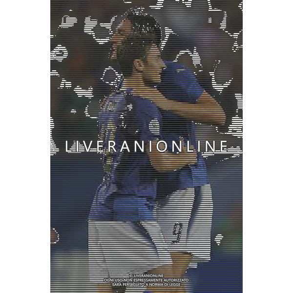 Italia - Ucraina Mondiali Germania 30/06/2006 nella foto esultanza di luca toni con francesco totti a fine gara ph luzzani/ag. aldo liverani