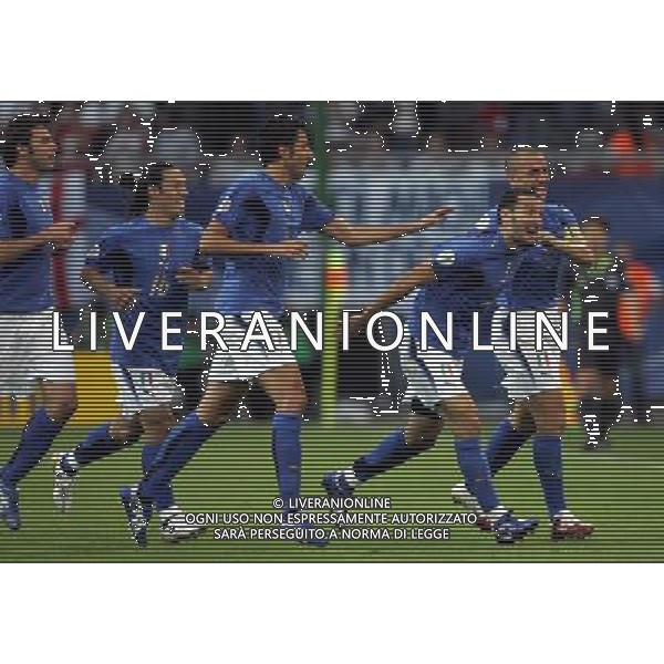 Amburgo (GER) 30-06-2006 World Cup Germany 2006 Italia-Ucraina 3:1 nella foto ABBRACCI ITALIA ph marco luzzani/ag aldo liverani s.a.s.