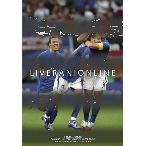 Amburgo (GER) 30-06-2006 World Cup Germany 2006 Italia-Ucraina 3:1 nella foto ABBRACCI ITALIA CANNAVARO-ZAMBROTTA ph marco luzzani/ag aldo liverani s.a.s.