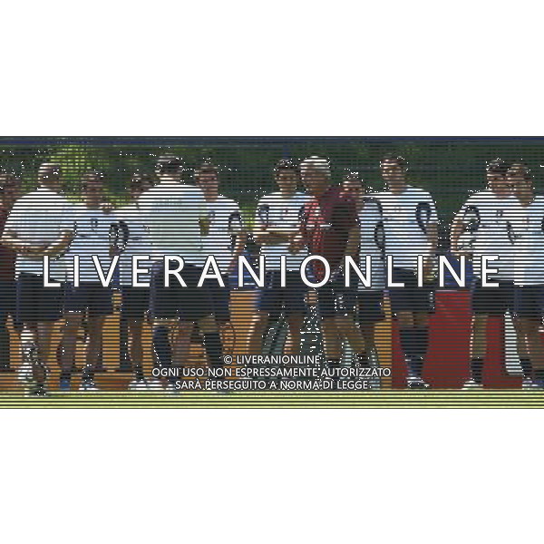 Duisburg 1 luglio 2006 Allenamento della nazionale italiana presso il centro sportivo MSV Duisburg nella foto: Lippi Marcello parla al gruppo degli azzurri foto Andry / Ag. Aldo Liverani