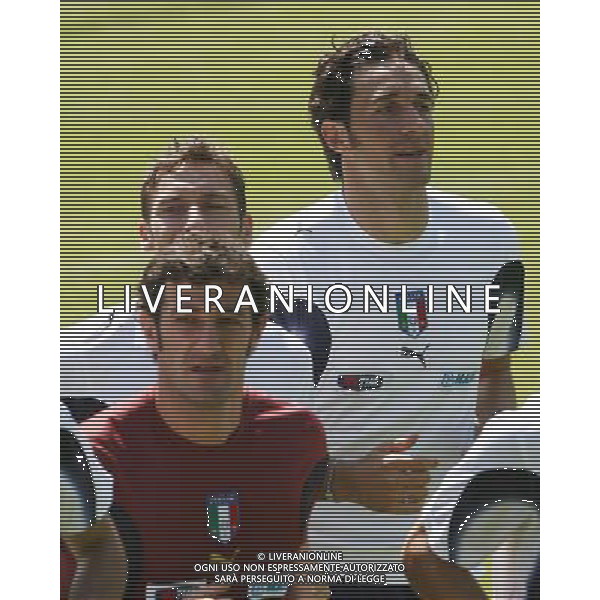 Duisburg 1 luglio 2006 Allenamento della nazionale italiana presso il centro sportivo MSV Duisburg nella foto: Toni Luca e Totti Francesco foto Andry / Ag. Aldo Liverani