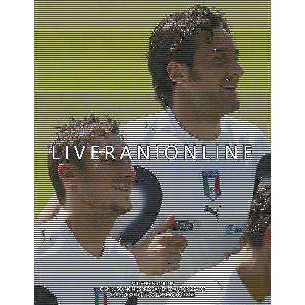 Duisburg 1 luglio 2006 Allenamento della nazionale italiana presso il centro sportivo MSV Duisburg nella foto: Toni Luca e Totti Francesco foto Andry / Ag. Aldo Liverani