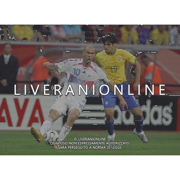 brasile - francia mondiali germania 01/07/2006 nella foto zinedine zidane e juninho ph luzzani/ag. aldo liverani