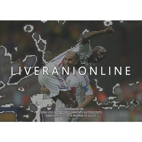 brasile - francia mondiali germania 01/07/2006 nella foto esultanza di zinedine zidane con patrick vieira ph luzzani/ag. aldo liverani