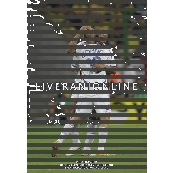 brasile - francia mondiali germania 01/07/2006 nella foto esultanza dopo il gol di thierry henry con zinedine zidane ph luzzani/ag. aldo liverani