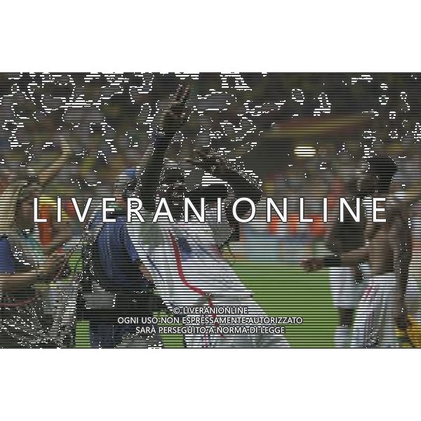 brasile - francia mondiali germania 01/ nella foto esultanza di lilian thuram a fine gara ph luzzani/ag. aldo liverani