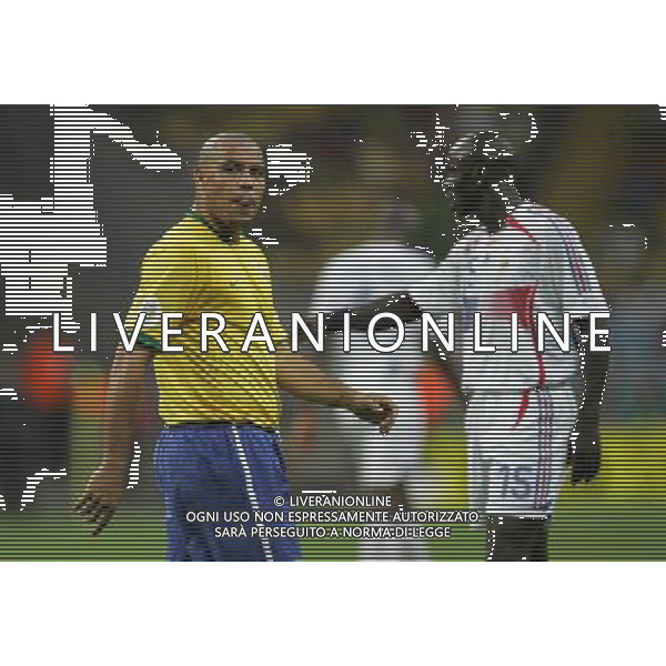 Francoforte 01-07-2006 World Cup Germany 2006 brasile-francia 0:1 nella foto ronaldo e thuram ph marco luzzani/ag aldo liverani s.a.s.