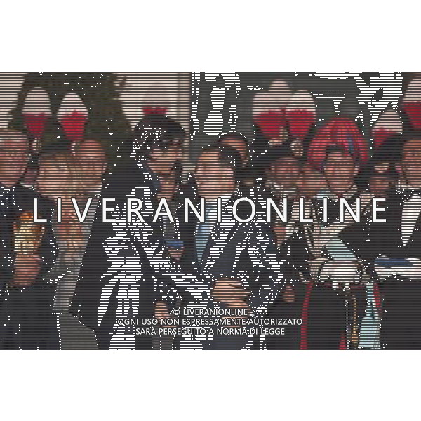 ROMA, 10 LUGLIO 2006 ITALIA CAMPIONE DEL MONDO DI CALCIO A PALAZZO CHIGI. NELLA FOTO: ROMANO PRODI E GIANLUIGI BUFFON PH AGENZIA ALDO LIVERANI