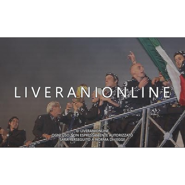 Arrivo al Circo Massimo di Roma dei giocatori della nazionale italiana vincitori dei Campionati Mondiali Germania 10/07/2006 nella foto la coppa ph corradetti/ag. aldo liverani