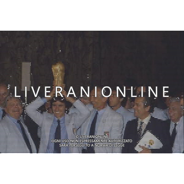 MONDIALI CALCIO 1982 SPAGNA Conti-Bearzot-Scirea con la Coppa del mondo archivio giovanni liverani/Ag.Aldo liverani 