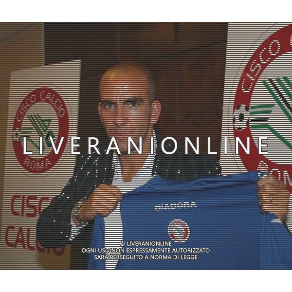 Presentazione Paolo Di Canio CISCO ROMA nella foto: Paolo Di Canio con la sua nuova maglia foto Corradetti/Ag.Aldo liverani