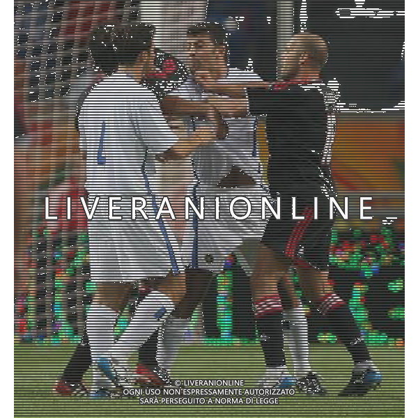 Ajax - Inter Torneo di Amsterdam 04/08/2006 nella foto la rissa tra adrian samuel e perez ph andry/ag. aldo liverani