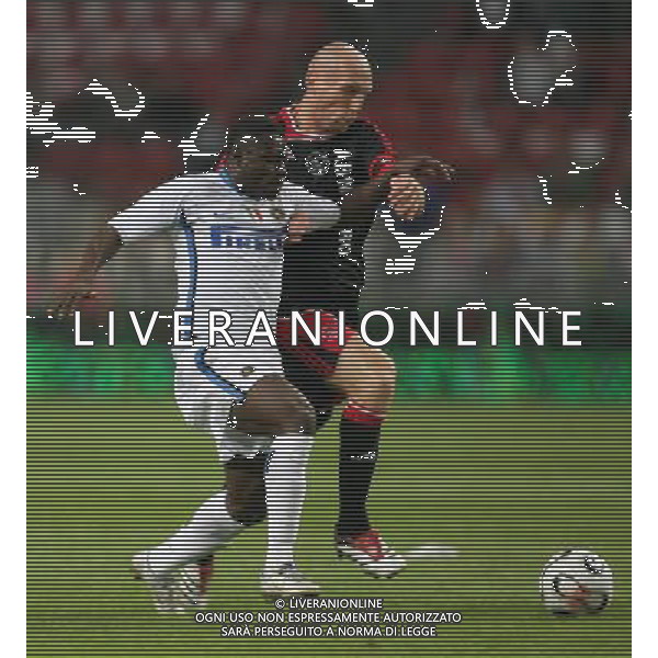 Ajax - Inter Torneo di Amsterdam 04/08/2006 nella foto obafemi martins con jaap stam ph andry/ag. aldo liverani