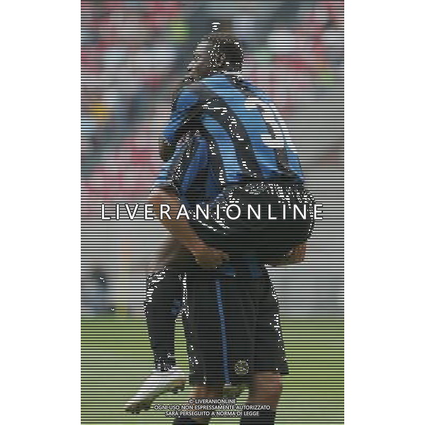 Inter - Porto Torneo di Amsterdam 05/08/2006 nella foto esultanza dopo il gol di obafemi martins ph andry/ag. aldo liverani