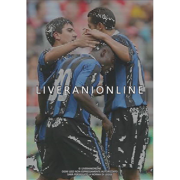 Inter - Porto Torneo di Amsterdam 05/08/2006 nella foto esultanza dopo il gol di david pizarro con martins e cesar ph andry/ag. aldo liverani