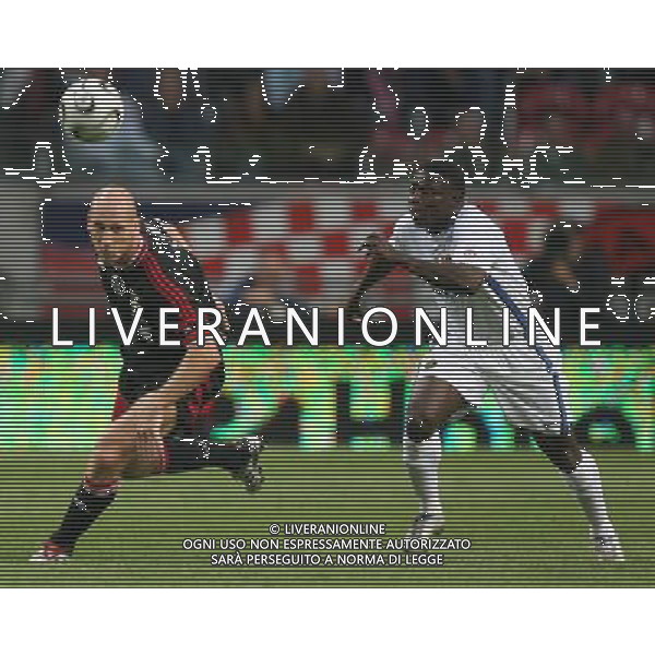 Amsterdam 4 agosto 2006 Torneo di Amsterdam Ajax - Inter nella foto: Martins Obafemi e Stam Jaap foto Andry / Ag. Aldo Liverani