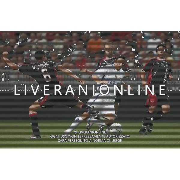 Amsterdam 4 agosto 2006 Torneo di Amsterdam Ajax - Inter nella foto: Zanetti Javier e Maduro Hedwiges foto Andry / Ag. Aldo Liverani