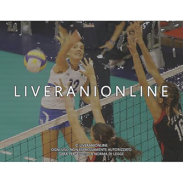 MILANO 8/8/2006 PALALIDO TRIANGOLARE DI VOLLEY FEMMINILE: ITALIA-TURCHIA NELLA FOTO SCHIACCATA FOTO ROMANO/AG ALDO LIVERANI