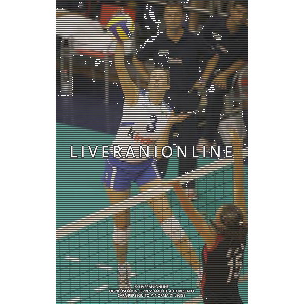 MILANO 8/8/2006 PALALIDO TRIANGOLARE DI VOLLEY FEMMINILE: ITALIA-TURCHIA NELLA FOTO SCHIACCATA FOTO ROMANO/AG ALDO LIVERANI