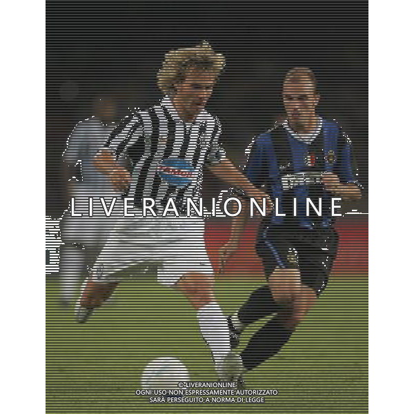 INTER - JUVENTUS - NAPOLI TROFEO MORETTI 11/08/2006 nella foto pavel nedved con esteban cambiasso ph andry/ag. Aldo Liverani