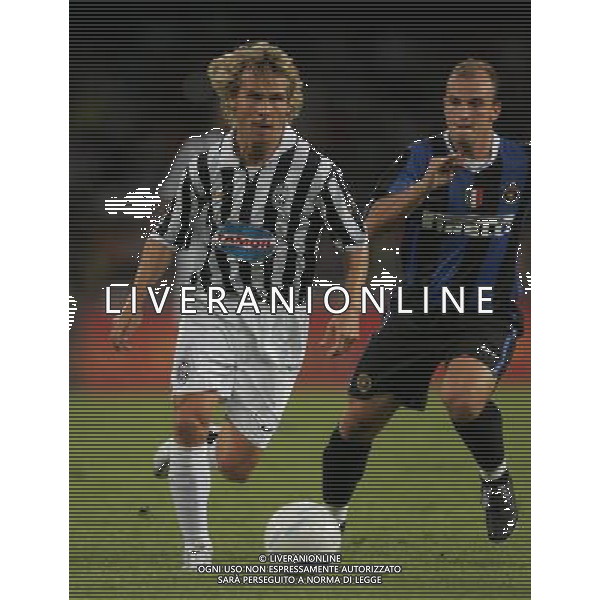 Napoli 11 agosto 2006 Trofeo Birra Moretti Napoli-Inter-Juventus nella foto: Nedved Pavel e Cambiasso Esteban foto Andry / Ag. Aldo Liverani