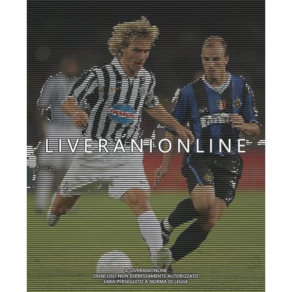 Napoli 11 agosto 2006 Trofeo Birra Moretti Napoli-Inter-Juventus nella foto: Nedved Pavel e Cambiasso Esteban foto Andry / Ag. Aldo Liverani