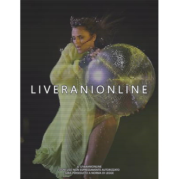 Napoli 11/08/2006 Inter - Juventus - Napoli 10¡ Trofeo Moretti Nella foto: Modella che balla durante lo spettacolo.* Ph Gianni Nucci/Agenzia Aldo Liverani