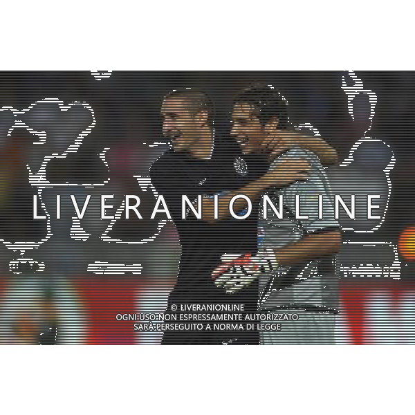 Napoli 11/08/2006 Inter - Juventus - Napoli 10¡ Trofeo Moretti Nella foto: esultanza di Chiellini Giorgio con Mirante Antonio.* Ph Gianni Nucci/Agenzia Aldo Liverani