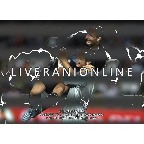 Napoli 11/08/2006 Inter - Juventus - Napoli 10¡ Trofeo Moretti Nella foto: esultanza di Chiellini Giorgio con Mirante Antonio.* Ph Gianni Nucci/Agenzia Aldo Liverani