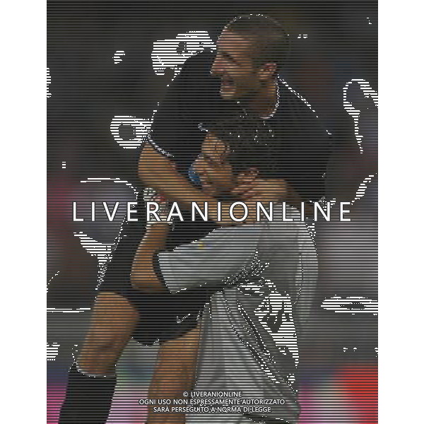 Napoli 11/08/2006 Inter - Juventus - Napoli 10¡ Trofeo Moretti Nella foto: esultanza di Chiellini Giorgio con Mirante Antonio.* Ph Gianni Nucci/Agenzia Aldo Liverani